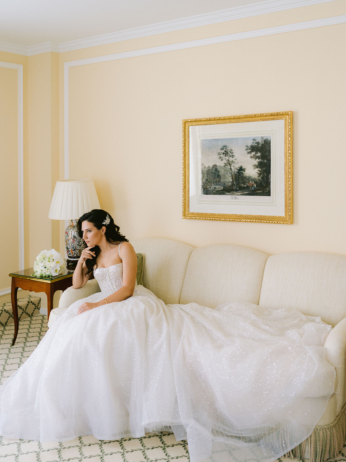 bride on the sofa in the room